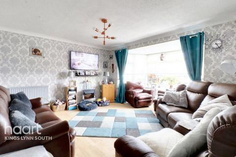 3 bedroom end of terrace house for sale, Regency Avenue, King's Lynn