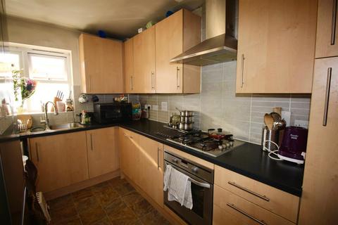 2 bedroom flat for sale, Cotswold Drive, Stevenage