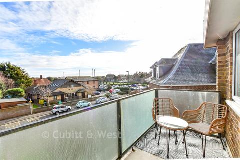 2 bedroom flat for sale, Redwood Court, Littlehampton BN17
