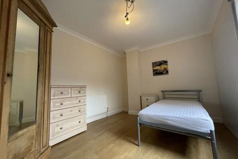 undefined, Room 1, 34 North End