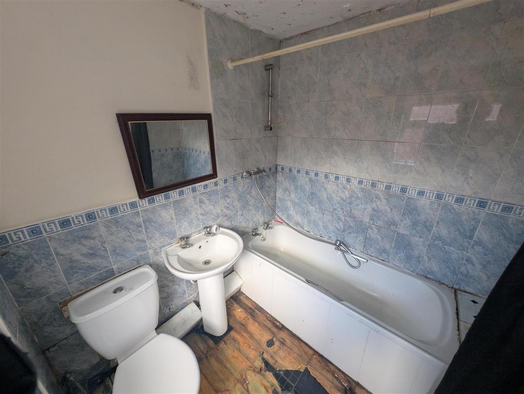 Bathroom Upper