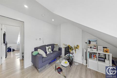 1 bedroom apartment to rent - Ferme Park Road, London, N4