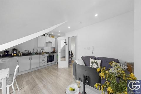1 bedroom apartment to rent, Ferme Park Road, London, N4