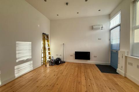 Property to rent, North Road, Westcliff-On-Sea
