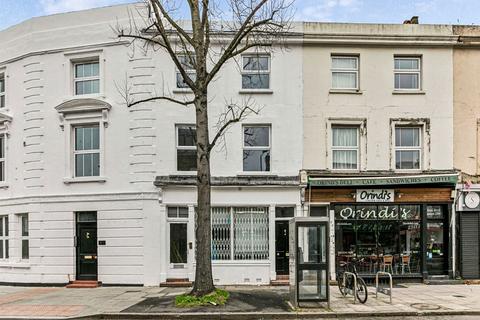 3 bedroom flat for sale, Surbiton Road, Kingston Upon Thames KT1