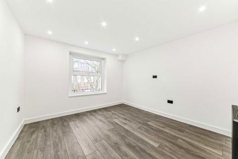 3 bedroom flat for sale, Surbiton Road, Kingston Upon Thames KT1