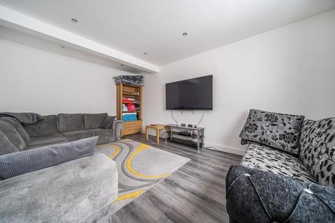 4 bedroom semi-detached house for sale, Hatton Avenue,  Slough,  SL2,  SL2