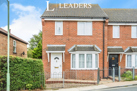 2 bedroom semi-detached house to rent, Commodore Road, Lowestoft, NR32
