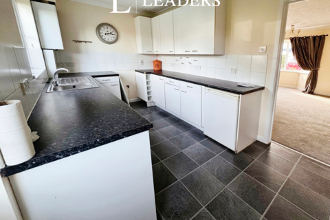 2 bedroom semi-detached house to rent, Commodore Road, Lowestoft, NR32