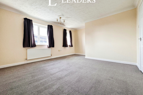 2 bedroom semi-detached house to rent, Commodore Road, Lowestoft, NR32