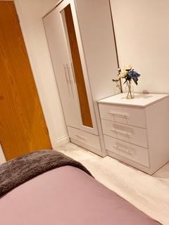1 bedroom in a house share to rent, Princes Avenue, Watford WD18