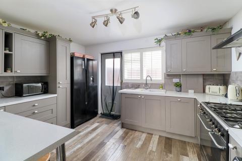2 bedroom terraced house for sale, Lidiard Gardens, Southsea