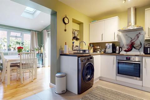2 bedroom end of terrace house for sale, Pettingrew Close, Milton Keynes MK7