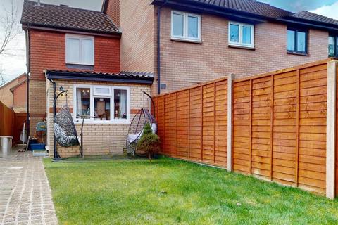 2 bedroom end of terrace house for sale, Pettingrew Close, Milton Keynes MK7