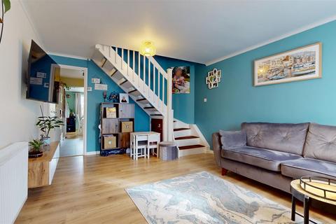 2 bedroom end of terrace house for sale, Pettingrew Close, Milton Keynes MK7