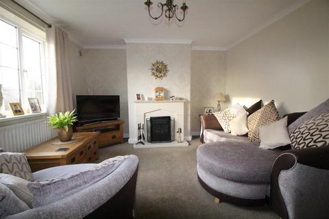 3 bedroom townhouse for sale, Oxford Road, Birstall, Batley