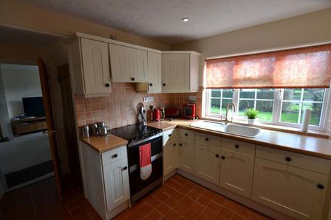 3 bedroom semi-detached house to rent, Henlow, Bedfordshire