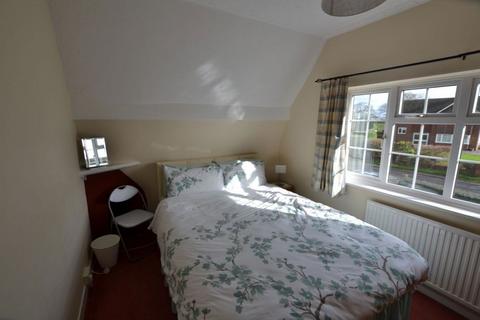 3 bedroom semi-detached house to rent, Henlow, Bedfordshire
