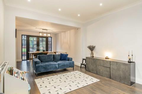 3 bedroom semi-detached house for sale, Church Lane, London NW9