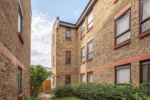 2 bedroom flat to rent, Wedmore Gardens, Archway, London, N19