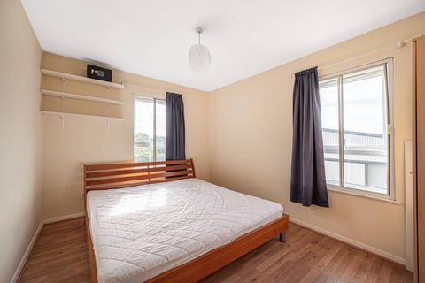 2 bedroom flat to rent, Wedmore Gardens, Archway, London, N19