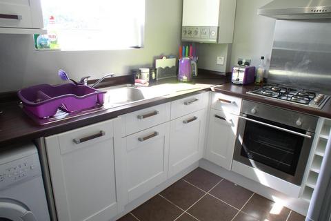 2 bedroom flat to rent, Starrett Court, Beecot Lane, Walton on Thames
