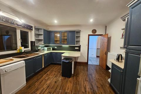 4 bedroom detached bungalow for sale, Clynderwen SA66