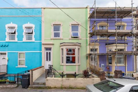 3 bedroom maisonette for sale, William Street, Totterdown