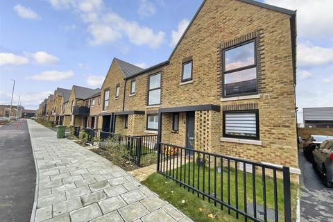 3 bedroom end of terrace house for sale, Whitecliff, Ebbsfleet Valley, Swanscombe, Kent