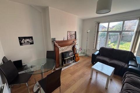 4 bedroom house to rent, Victoria Road, Fallowfield, Manchester