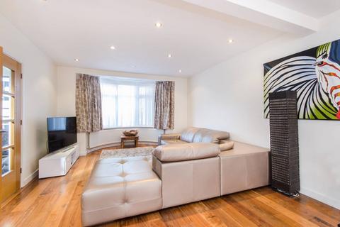 3 bedroom semi-detached house to rent, George V Avenue, Pinner, HA5