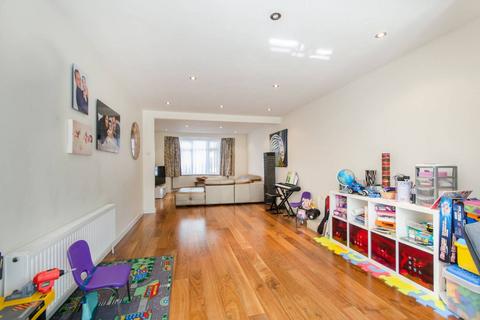 undefined, George V Avenue, Pinner, HA5