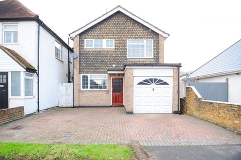 3 bedroom detached house to rent, Beech Avenue, Ruislip, HA4