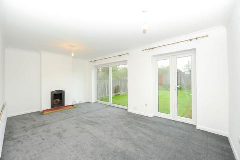 3 bedroom detached house to rent, Beech Avenue, Ruislip, HA4