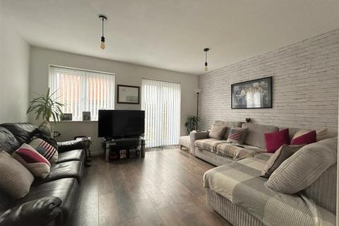 2 bedroom terraced house for sale, Challney Gardens, Luton, Bedfordshire, LU4 8QQ
