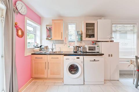 4 bedroom terraced house for sale, Southampton Way, Peckham, London, SE5