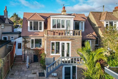 4 bedroom detached house for sale, Sharpthorne Crescent, Portslade, BN41