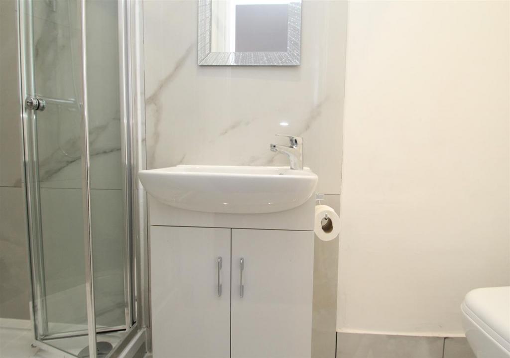 11 Argyll Road Room 1 Bathroom  .jpg