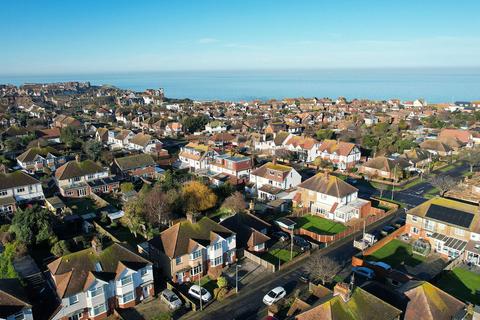 3 bedroom semi-detached house for sale, Boleyn Avenue, Margate CT9