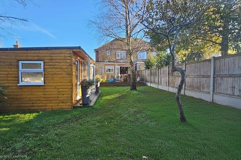 3 bedroom semi-detached house for sale, Boleyn Avenue, Margate CT9