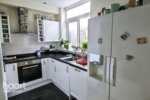 3 bedroom terraced house to rent, Heathway, DAGENHAM