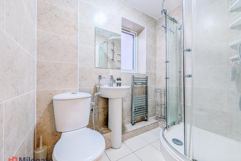2 bedroom flat to rent, Bennetts Yard, Uxbridge UB8