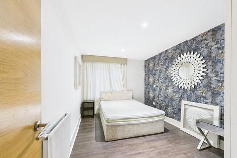 3 bedroom apartment to rent, Atlee Court, Stanmore HA7