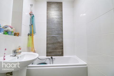 1 bedroom flat for sale, Farnsby Street, Swindon