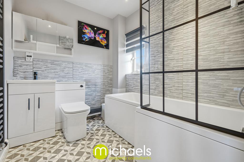 En-Suite Bathroom