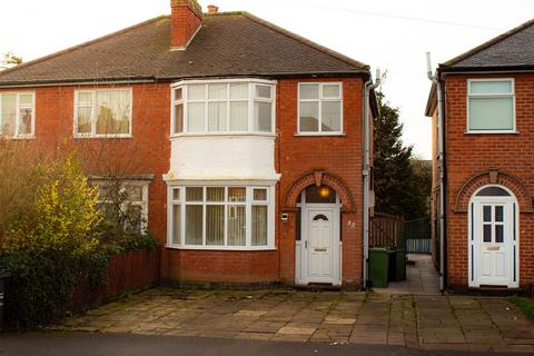 3 bedroom semi-detached house to rent, Woodlands Drive, Loughborough, LE11