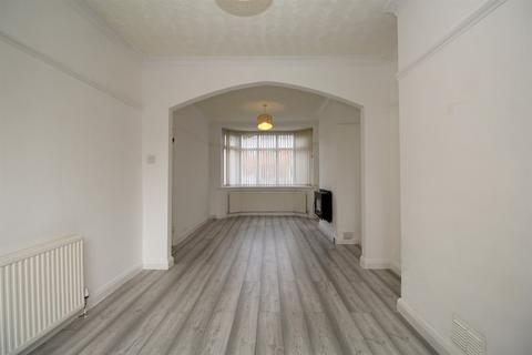 3 bedroom semi-detached house to rent, Woodlands Drive, Loughborough, LE11