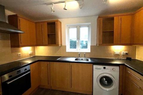 2 bedroom flat to rent, Flat 3 Weavers Court,, Carterton