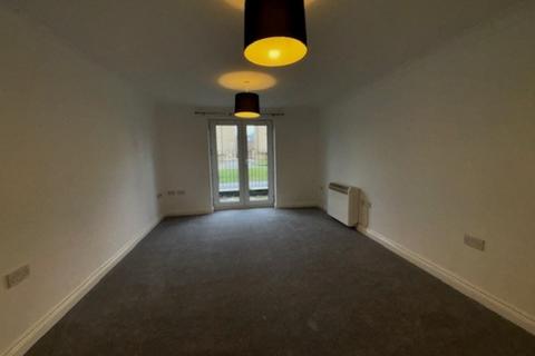 2 bedroom flat to rent, Flat 3 Weavers Court,, Carterton