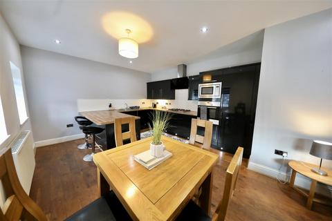2 bedroom apartment for sale, George Street, Hull